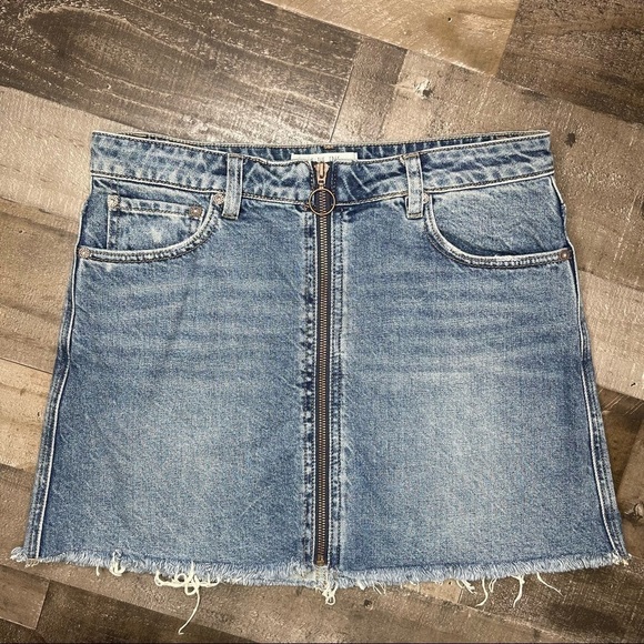 Free People Mini Zip It Up Denim Skirt size 28 - Picture 14 of 15